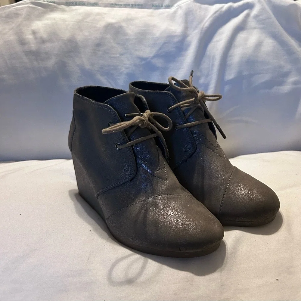 TOMS Women's Gray Suede Wedge Booties – Size 8,‎ Lace-Up Ankle Boots